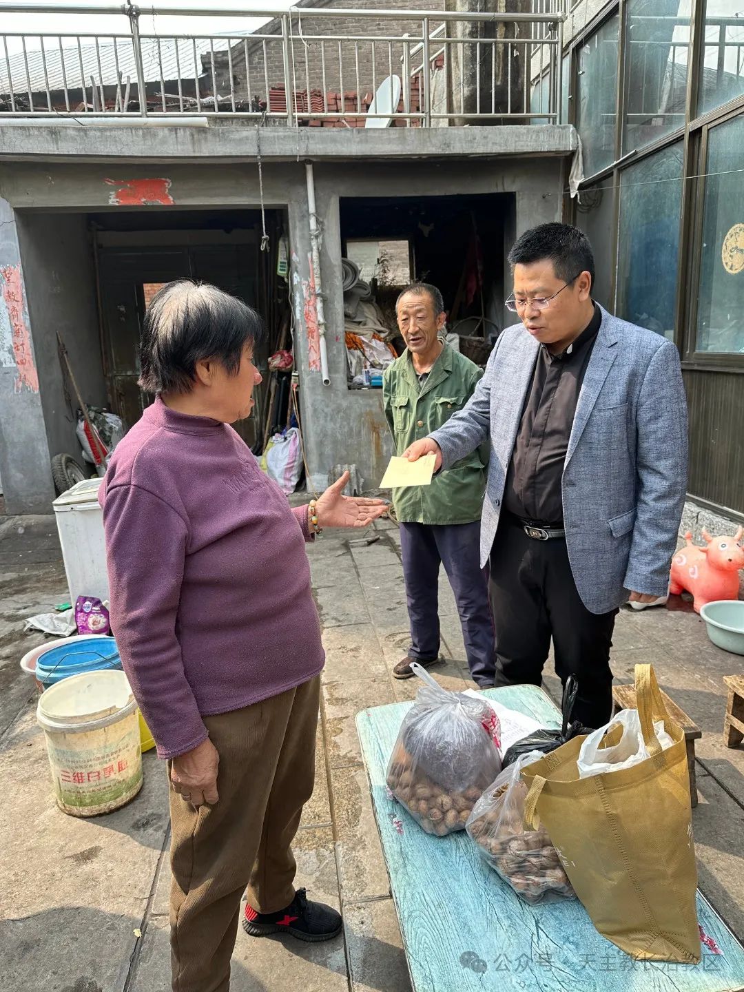 爱与希望的传递——长治教区社会服务中心上智助学会助学行动