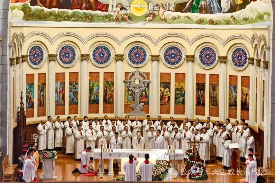 长治教区主教府隆重举行2025禧年闭幕庆典及圣家节弥撒