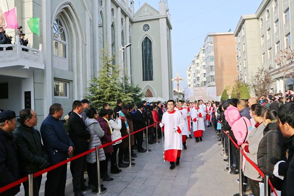 主教祝圣典礼01