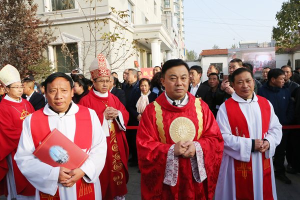 主教祝圣典礼03