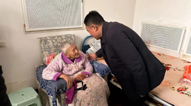 【教区动态】长治教区丁令斌主教一行节前慰问圣召家庭